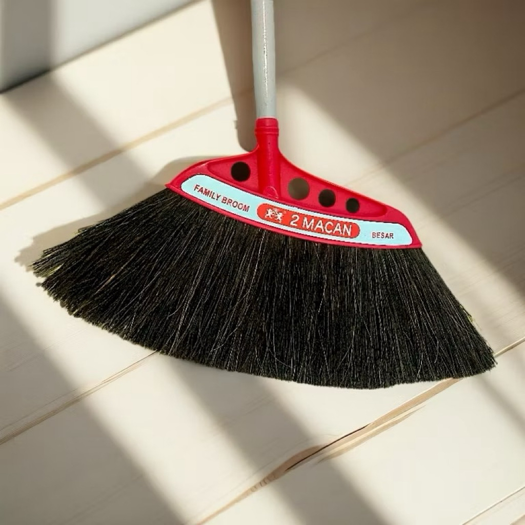 Sapu Lantai merk 2 Macan Besar Family Broom