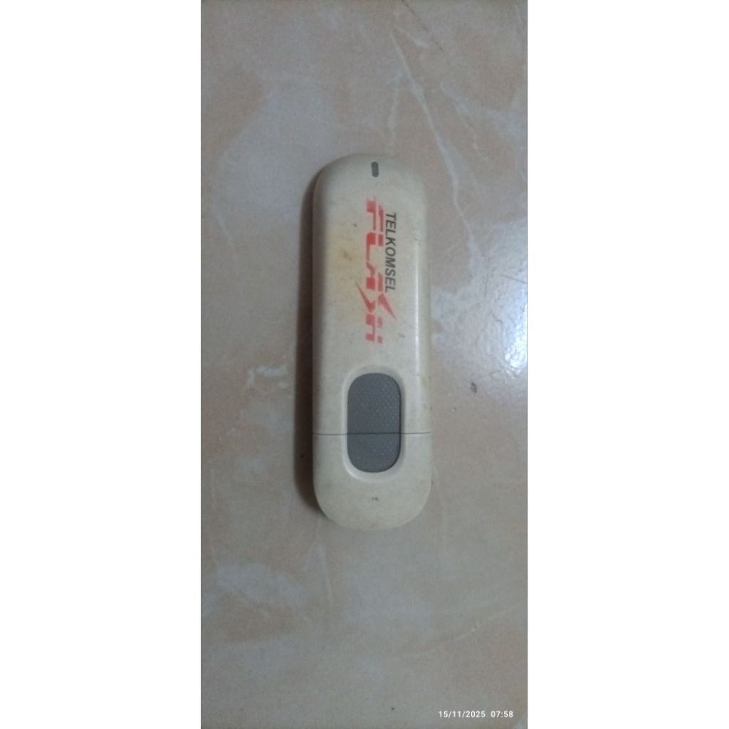modem jadul dan card reader Huawei telkomsel