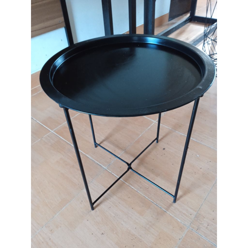 Meja Kopi Besi Informa Seken/Preloved/Bekas Pakai