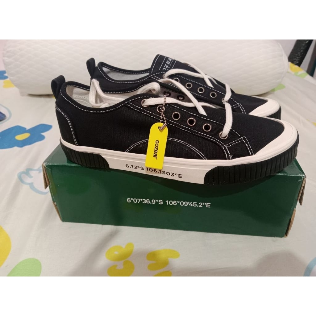 sepatu sneaker GOZEAL  pria/wanita kekinian