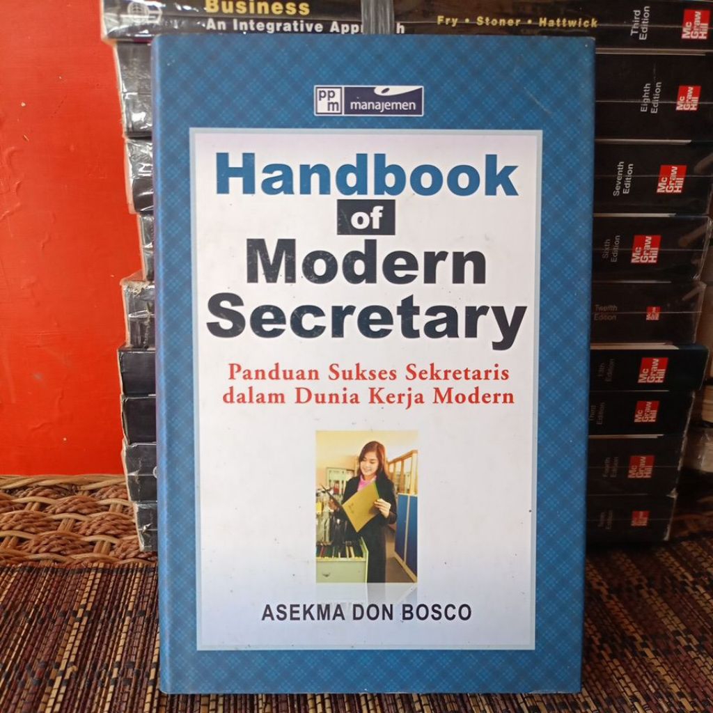 Buku Handbook of Modern Secretary : Panduan Sukses Sekretaris Dalam Dunia Kerja Modern - Asekma Don 