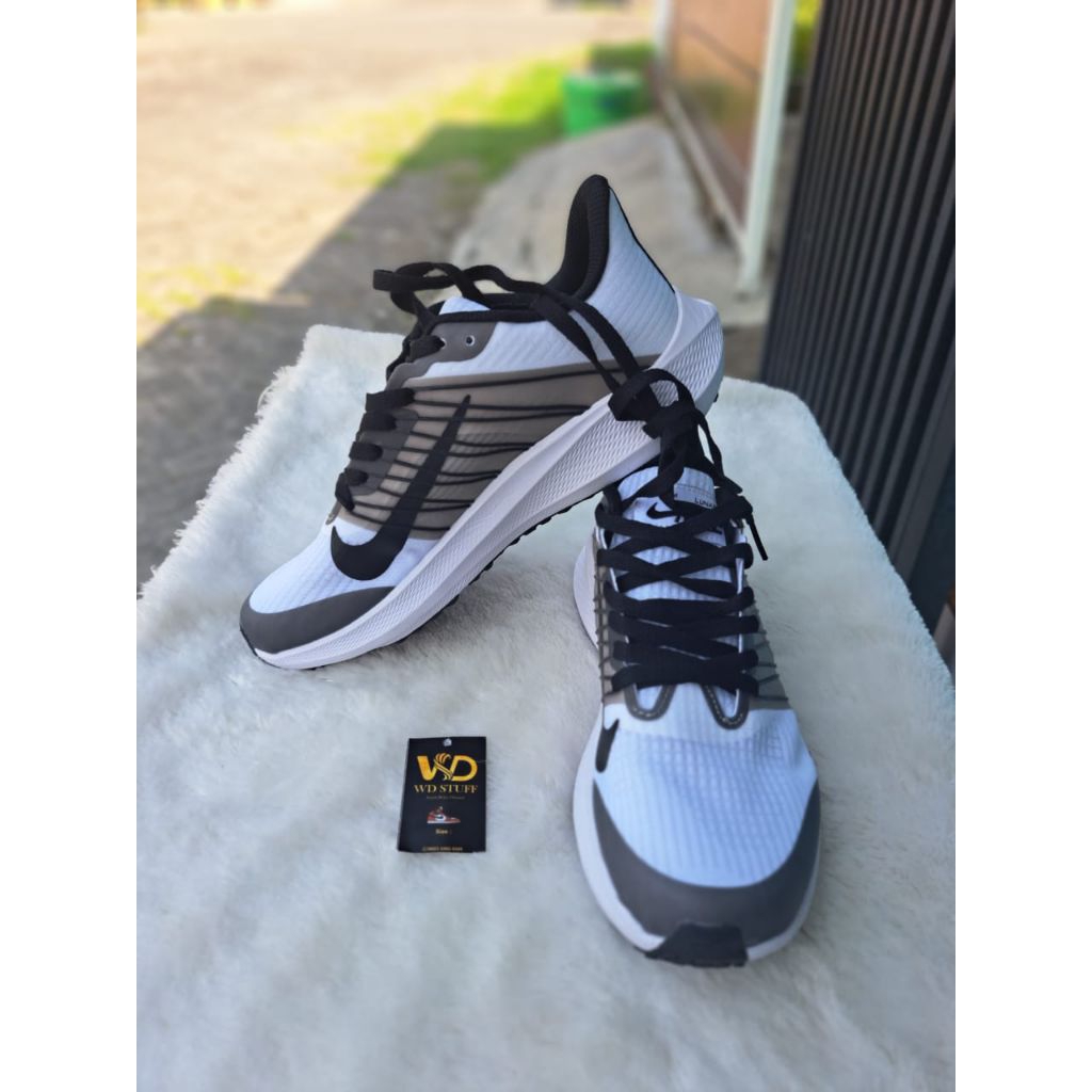 Sepatu Olahraga Nike Running