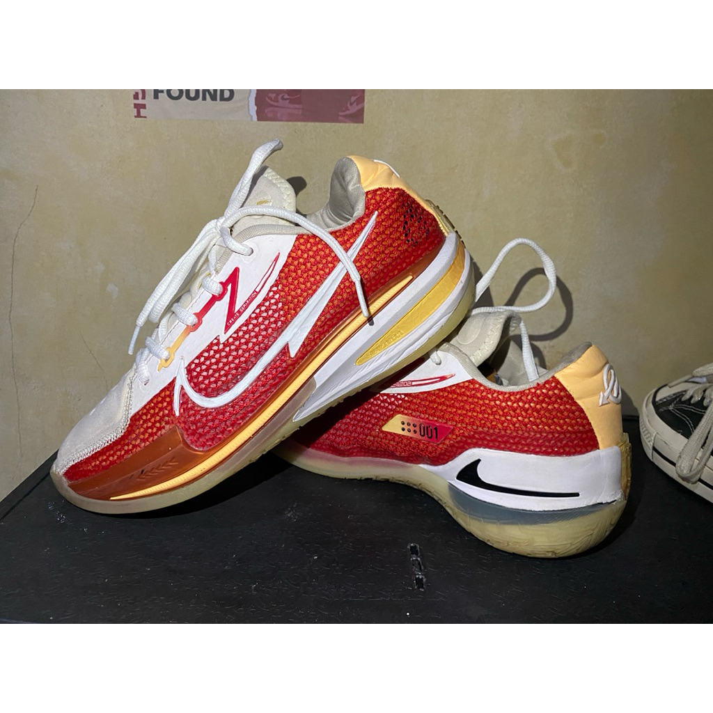 sepatu basket nik gt cut size 41/26cm second