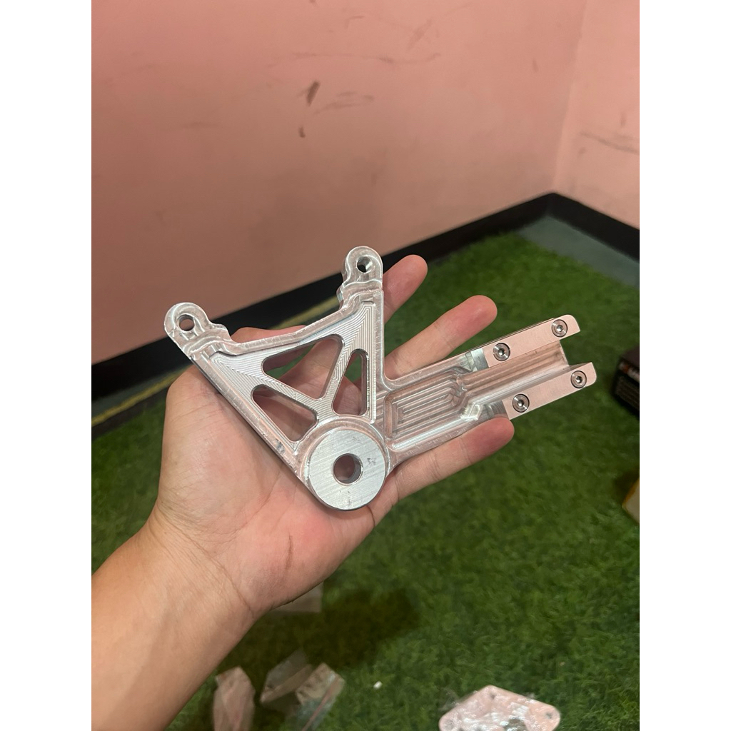 BRACKET KALIPER BELAKANG KTC BR*MBO 2P SATRIA 2TAK
