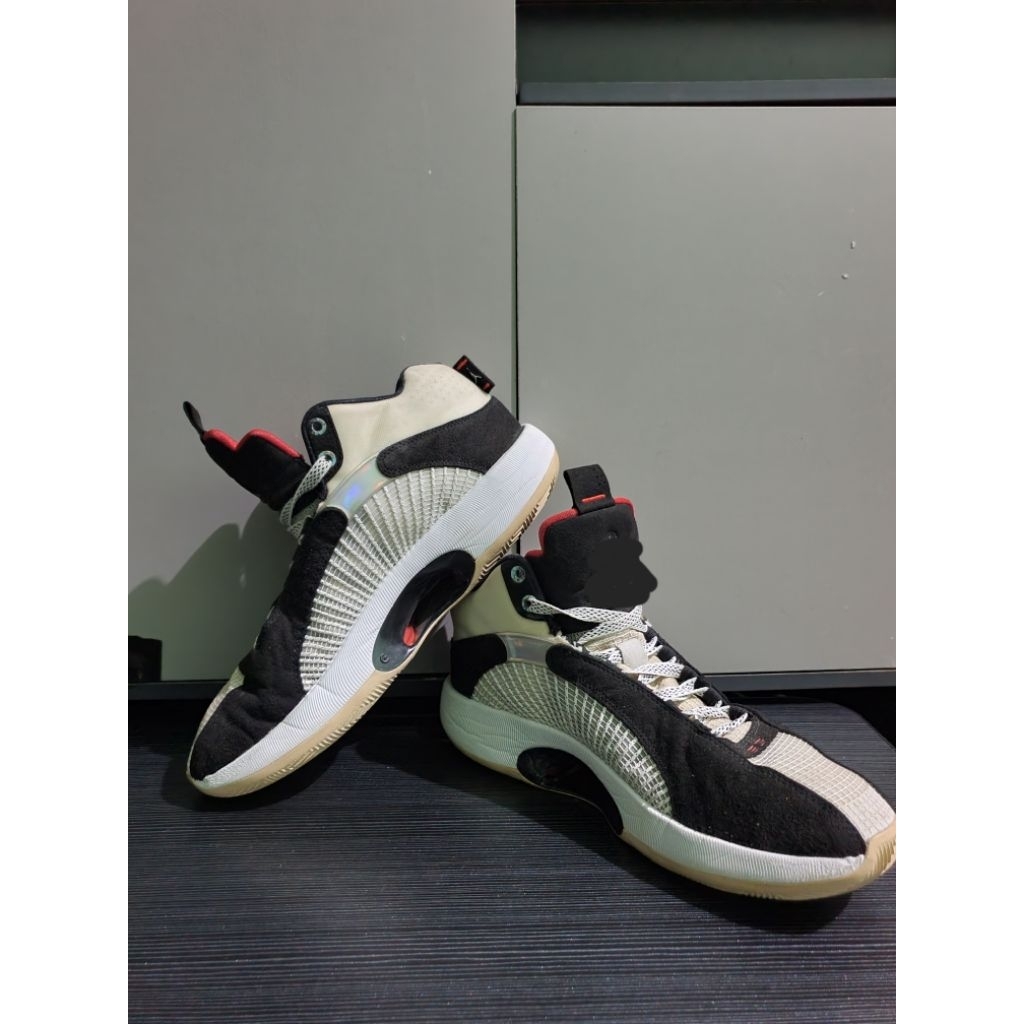 Sepatu Basket Second (Size 44.5)