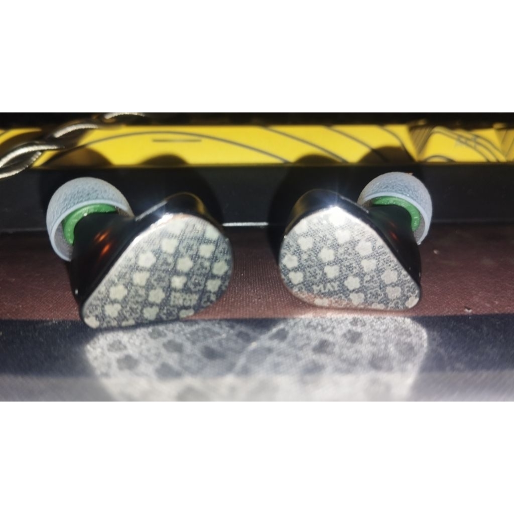 Moondrop May Second / Bekas