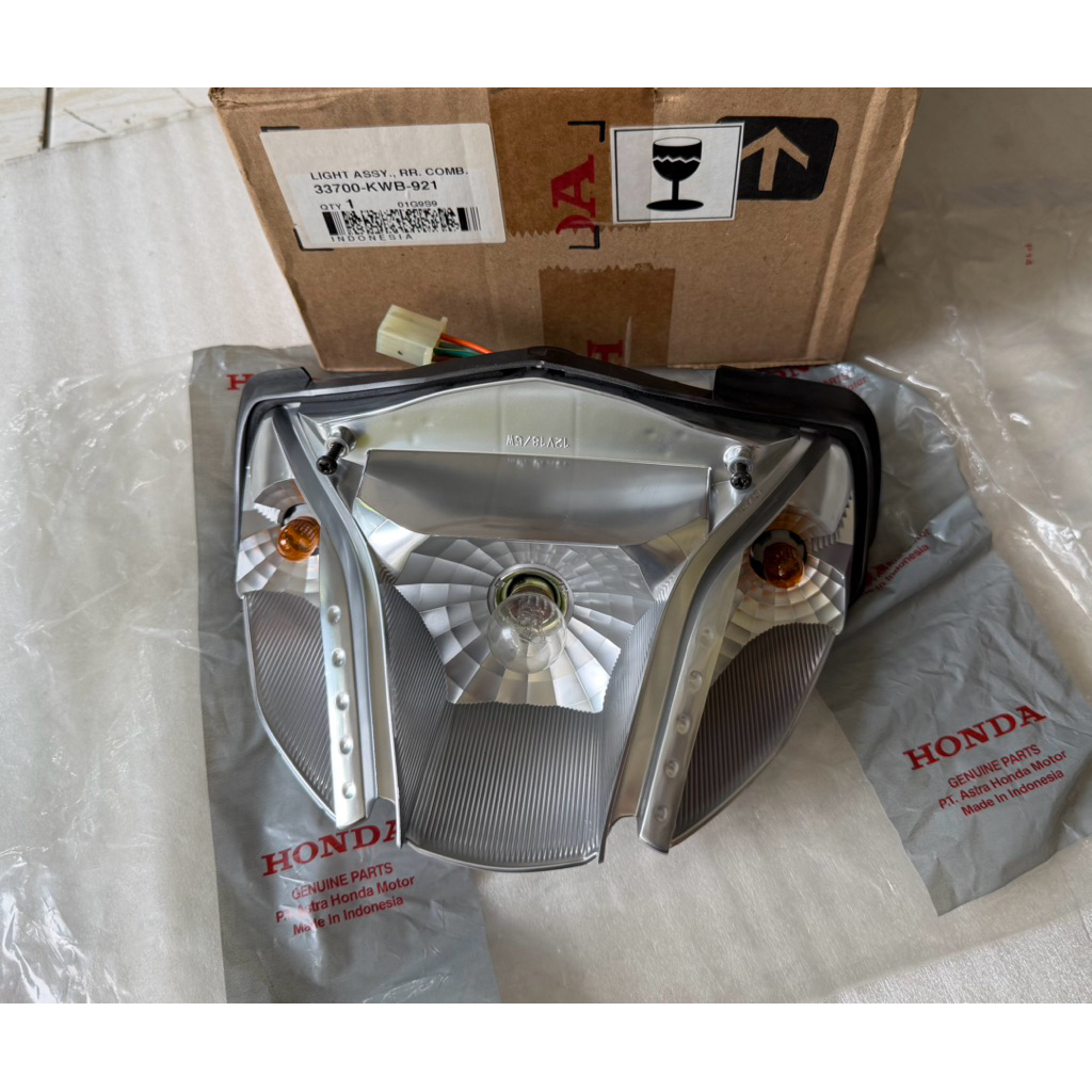 Rumah Lampu Stop Belakang Blade110 Lama Ori AHM 33700KWB921