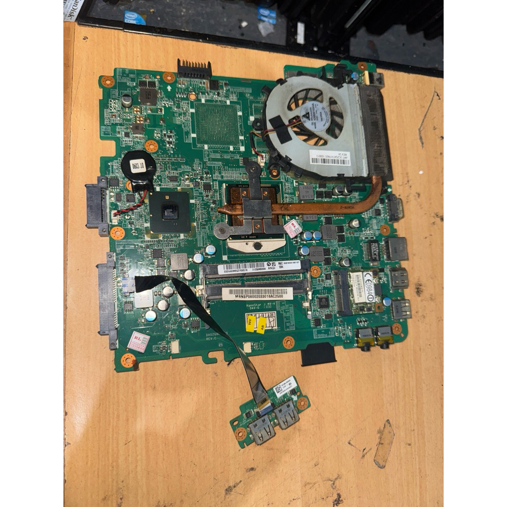 mainbord Acer 4738z core i3gen1 kondisi mati buat canibalan