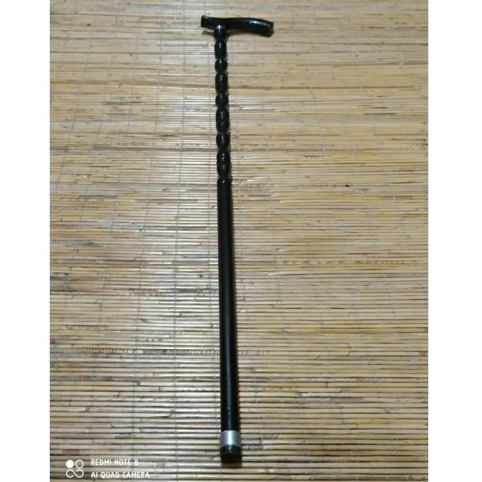 Tongkat jalan kayu ulin