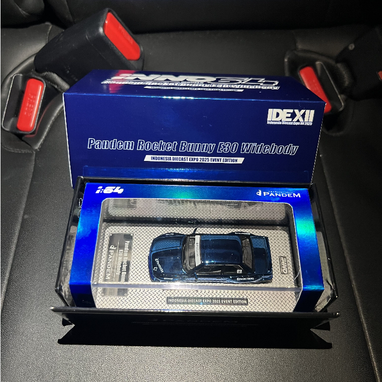 Inno64 Pandem Rocket Bunny BMW M3 E30 Blue Chrome Widebody IDE 2025 Event Edition