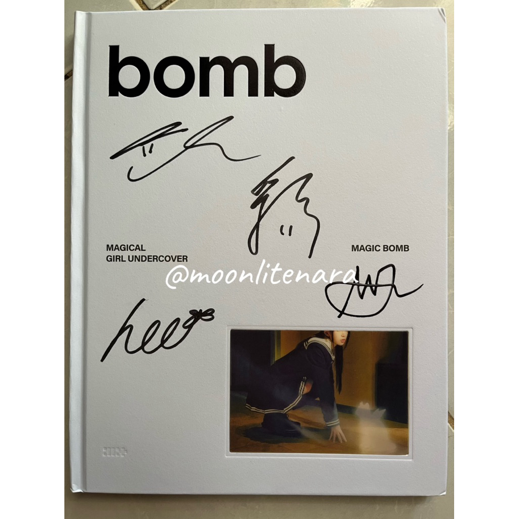Signed Album Illit Magic Bomb ver