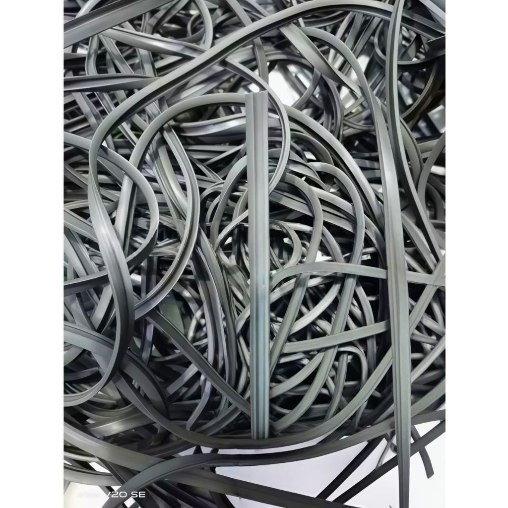 karet bodykit innova avanza abu² original