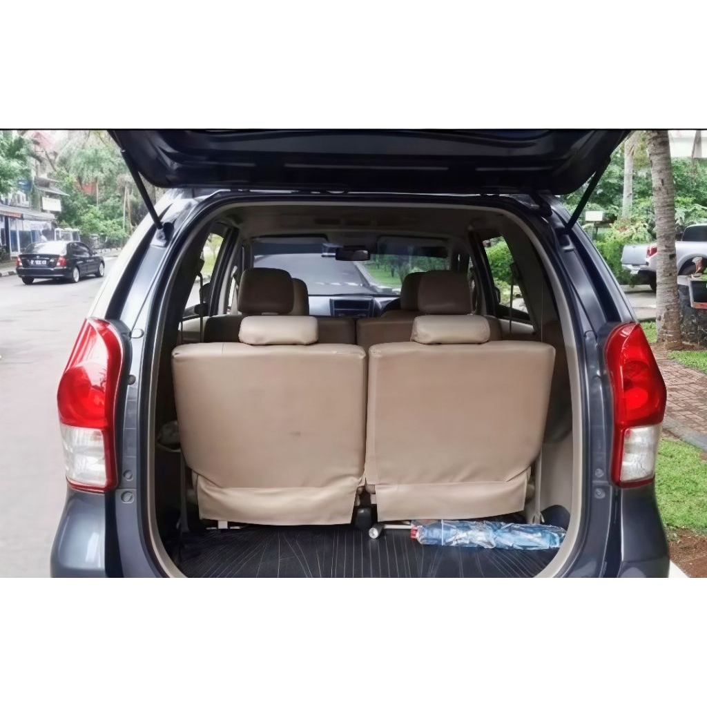 Karet peredam pintu bagasi belakang mobil Avanza xenia original