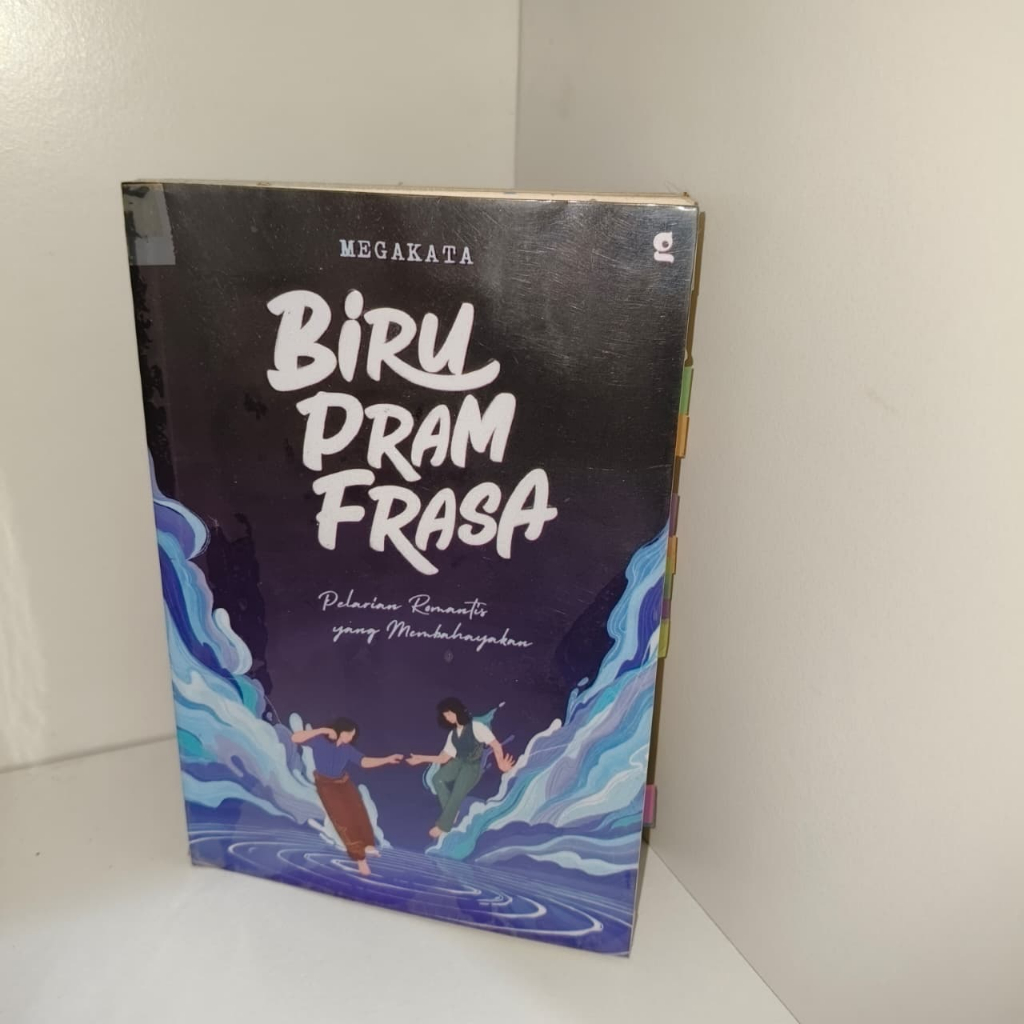 (Preloved) Novel Biru Pram Frasa karya Megakata