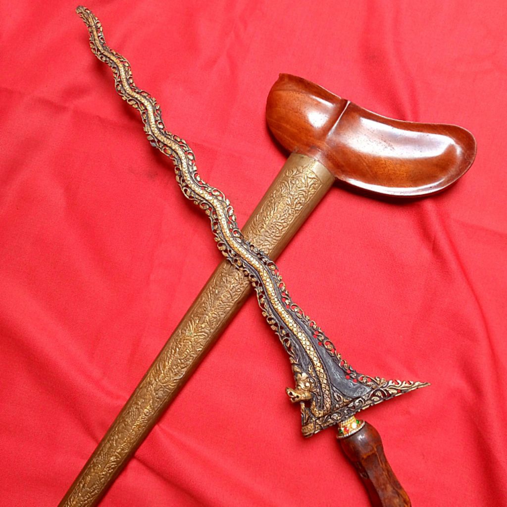 Koleksi Dapur Nogo Sosro Pamor Kinatah Kamarogan Sepuh Kuning Emas Luk 13