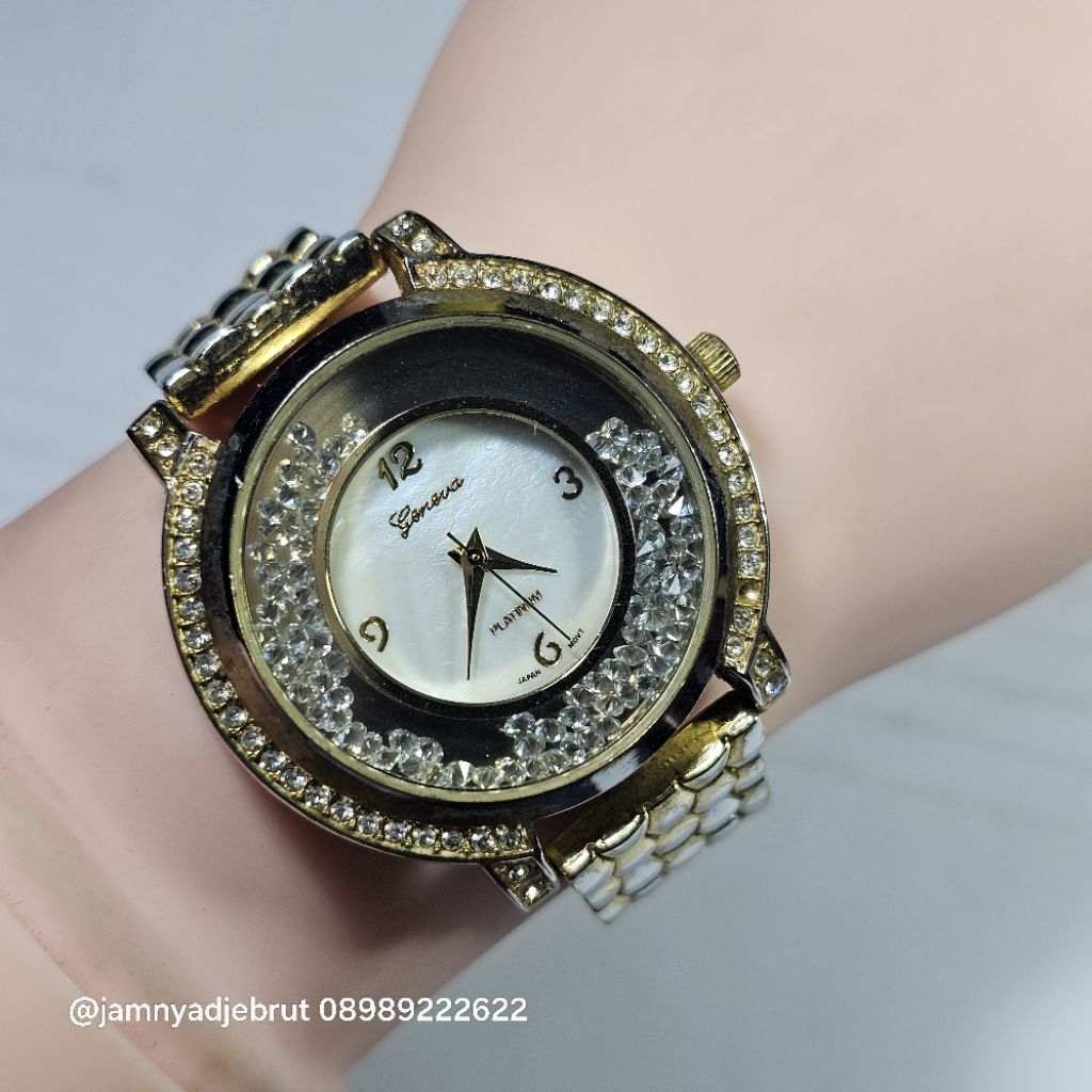 Jam Geneva Platinum 5962 Ladies Gold Diamond Bekas