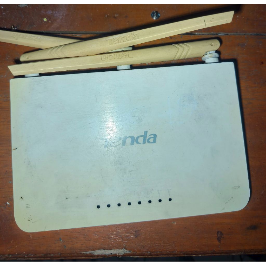 Router Tenda F3 bekas tanpa adaptor