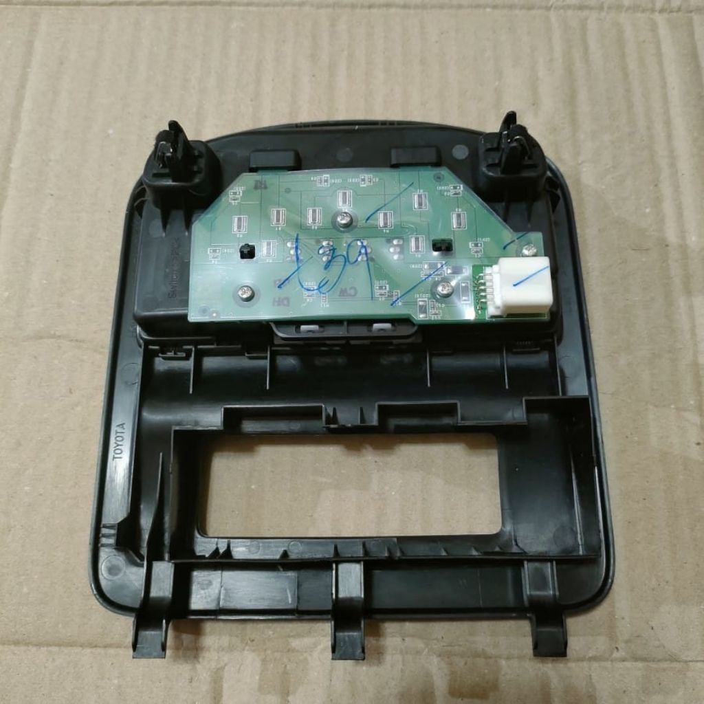 lampu plapon tengah fortuner VRZ TRD original