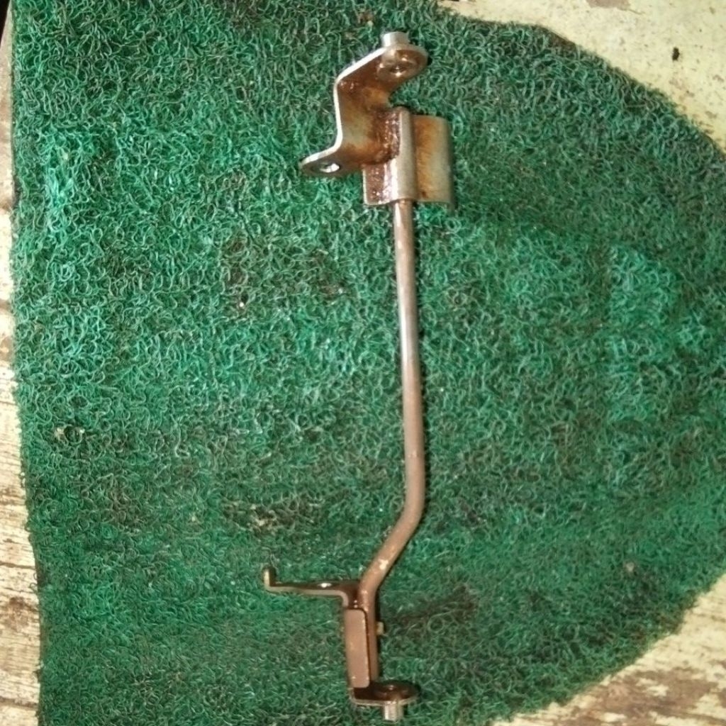 BREKET BESI PENGAMAN PANGKON DUDUKAN SAYAP HONDA SUPRA X 125 FI,HELM IN,BLADE FI ORIGINAL