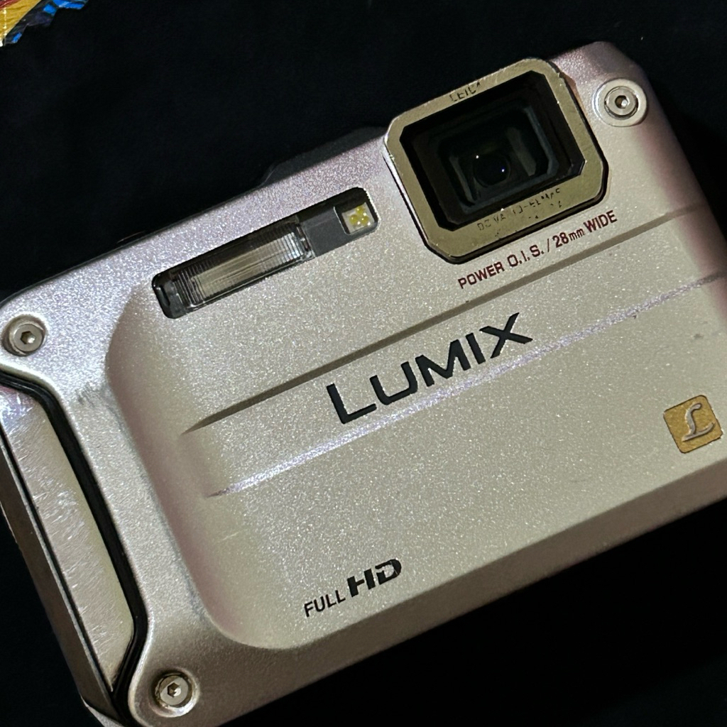 Camera Digital Panasonic Lumix DMC-FT3 (WATERPROOF)