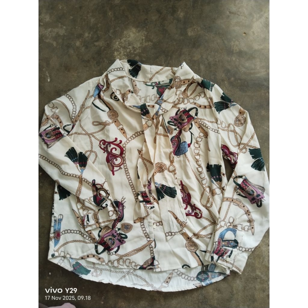 baju atasan kemeja vintage rantai rante dari luar ya L