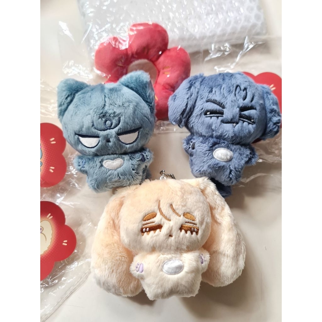 alnst alien stage fanmerch doll by @Jz_233