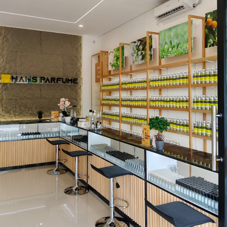 Huruf Timbul Akrilik + Spon EVA 12 mm – Custom Nama Toko / Sekolah / Masjid Indoor Outdoor