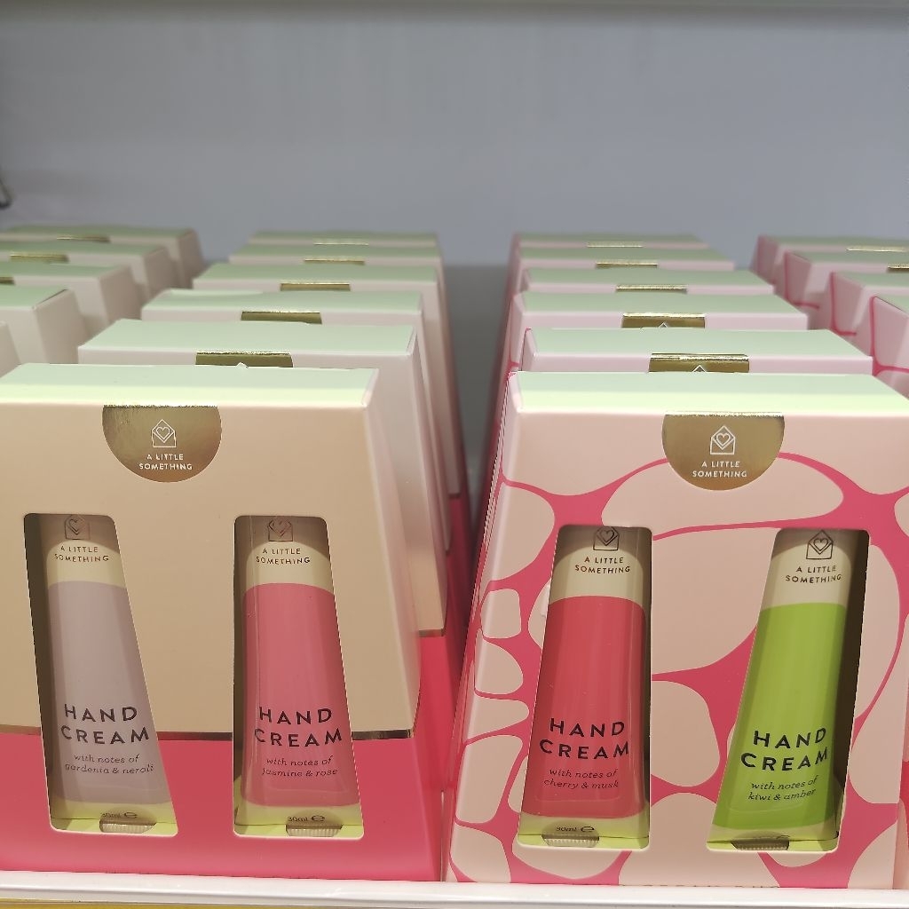 A Little Something Hand Cream Krim Pelembap Tangan Gift Set Paket Holiday Limited Edition Cherry Jas