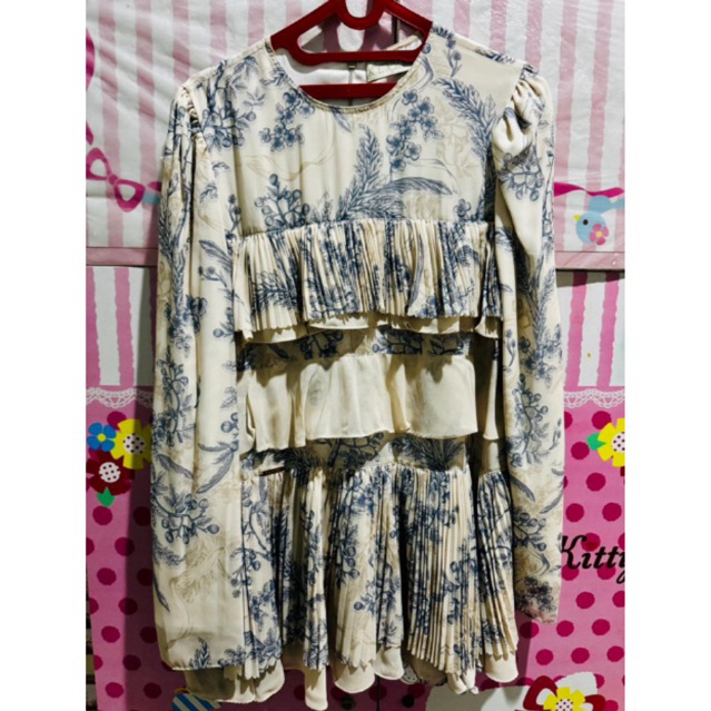 Preloved Ruby blouse by wearing klamby