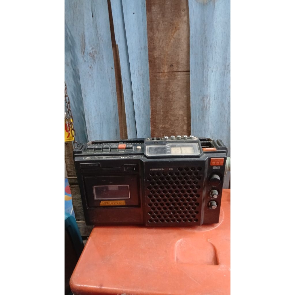 Radio hitachi 225rb jadul antik kuno lawas vintage display anggep mati