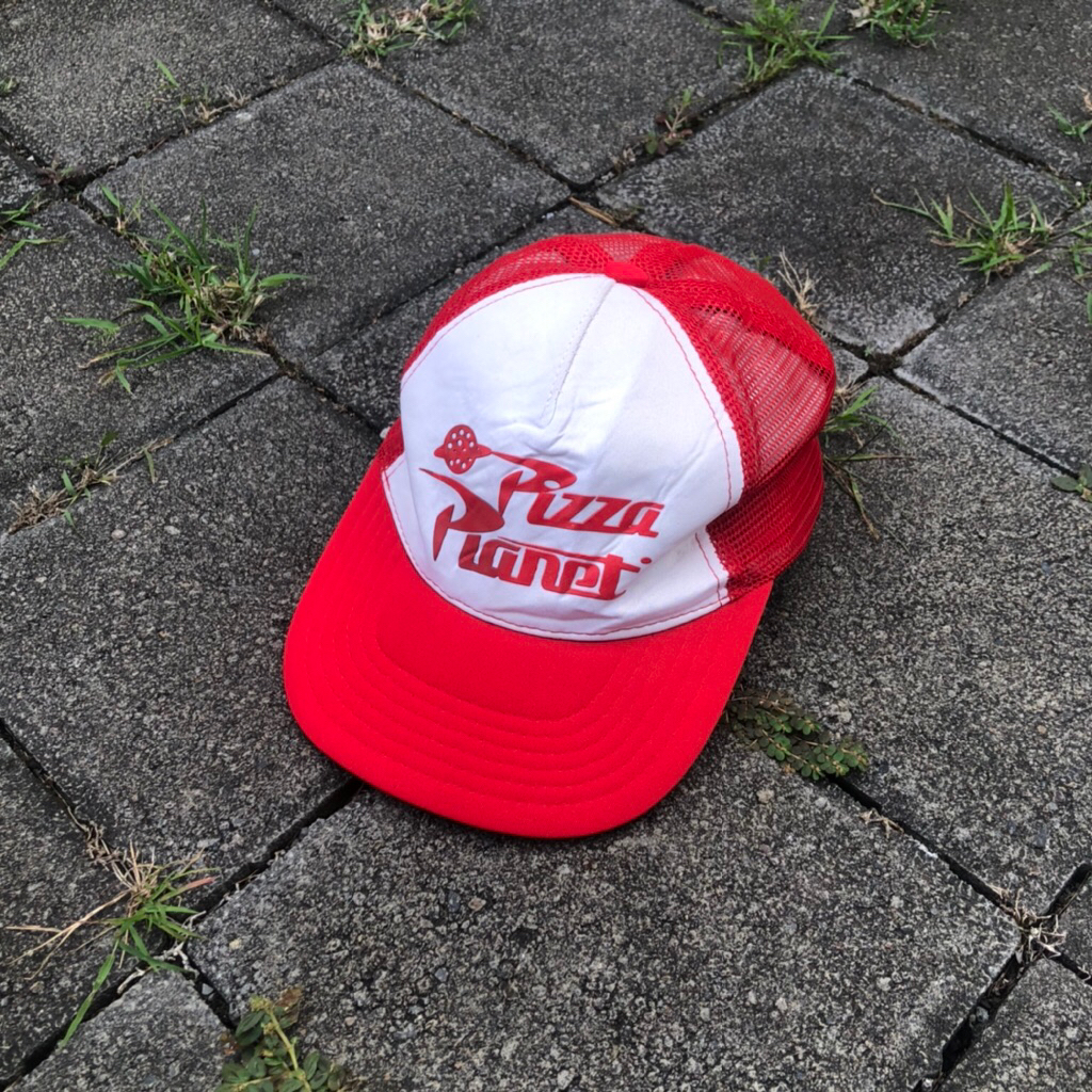 topi trucker Pizza Planet original disney preloved kalcer