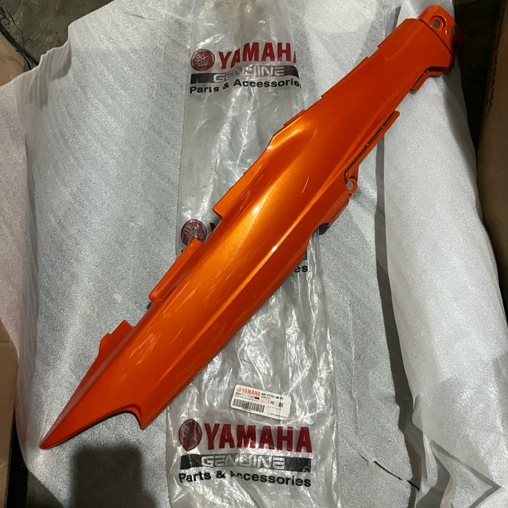 COVER BODY BODI BELAKANG KANAN ORANGE OREN YAMAHA F1ZR FIZR FISR ORIGINAL YGP