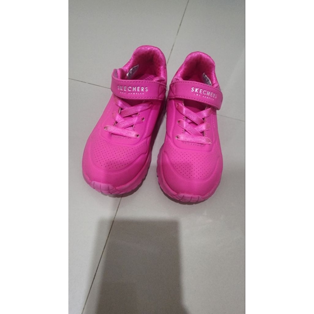 preloved sepatu skechers anak cewek 26