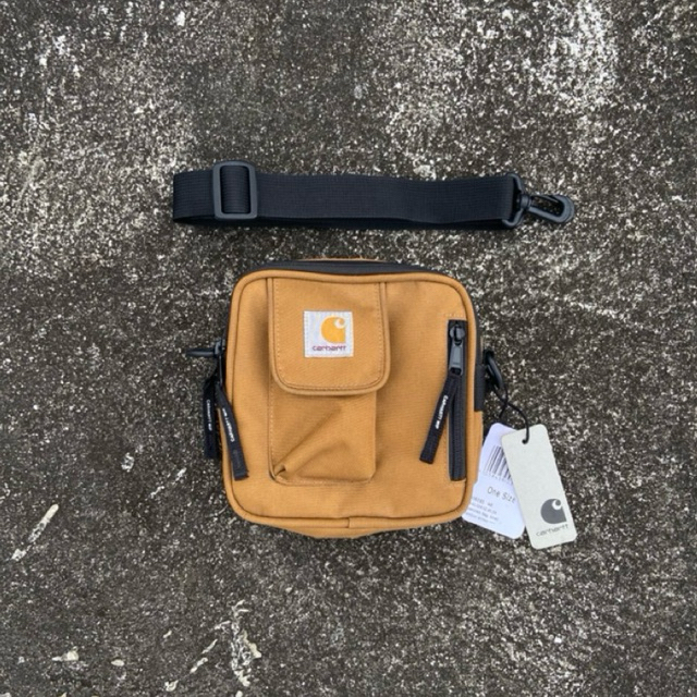 CARHARTT ESSNETIALS BAG SMALL (BNWT)
