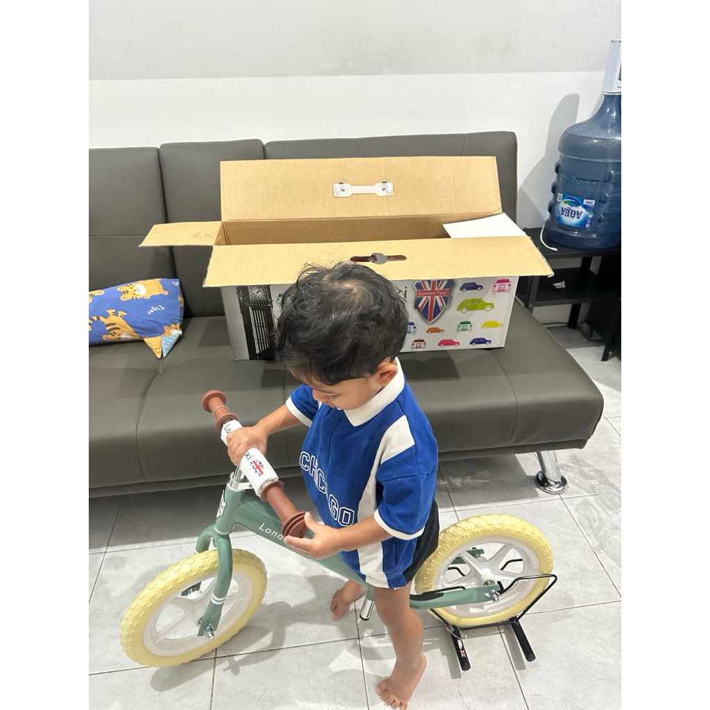 (PRELOVED)Sepeda london taxi toddler warna tosca like new