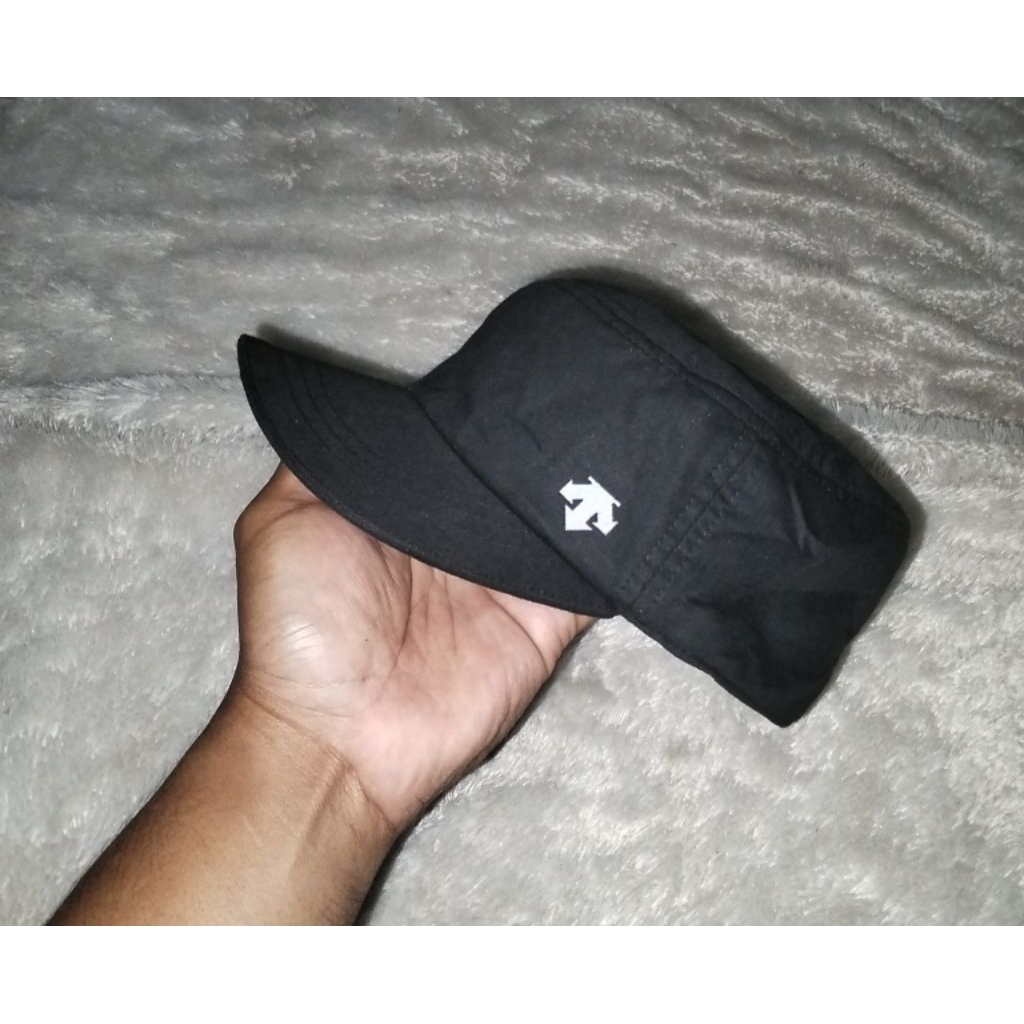 Topi Komando DESCENTE visor pendek Setelan Second