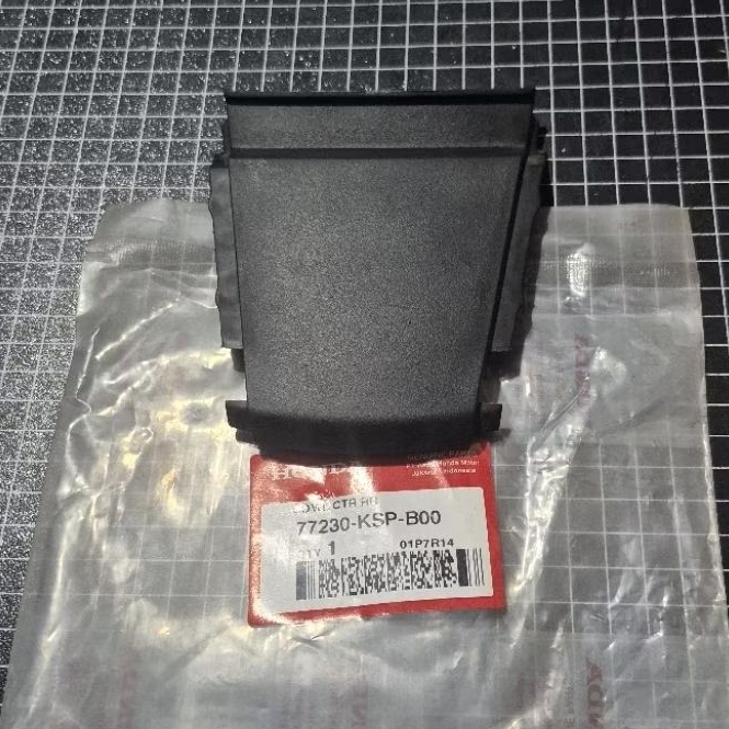 Cowl rear center covertail sambungan body bodi belakang honda megapro MP monoshock mono shock origin