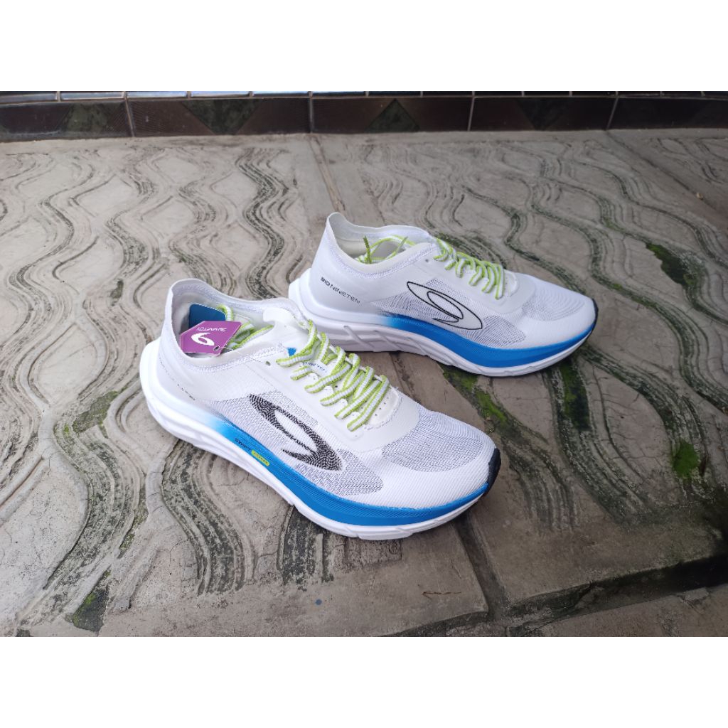 910 sepatu lari geist ekiden hyperpulse