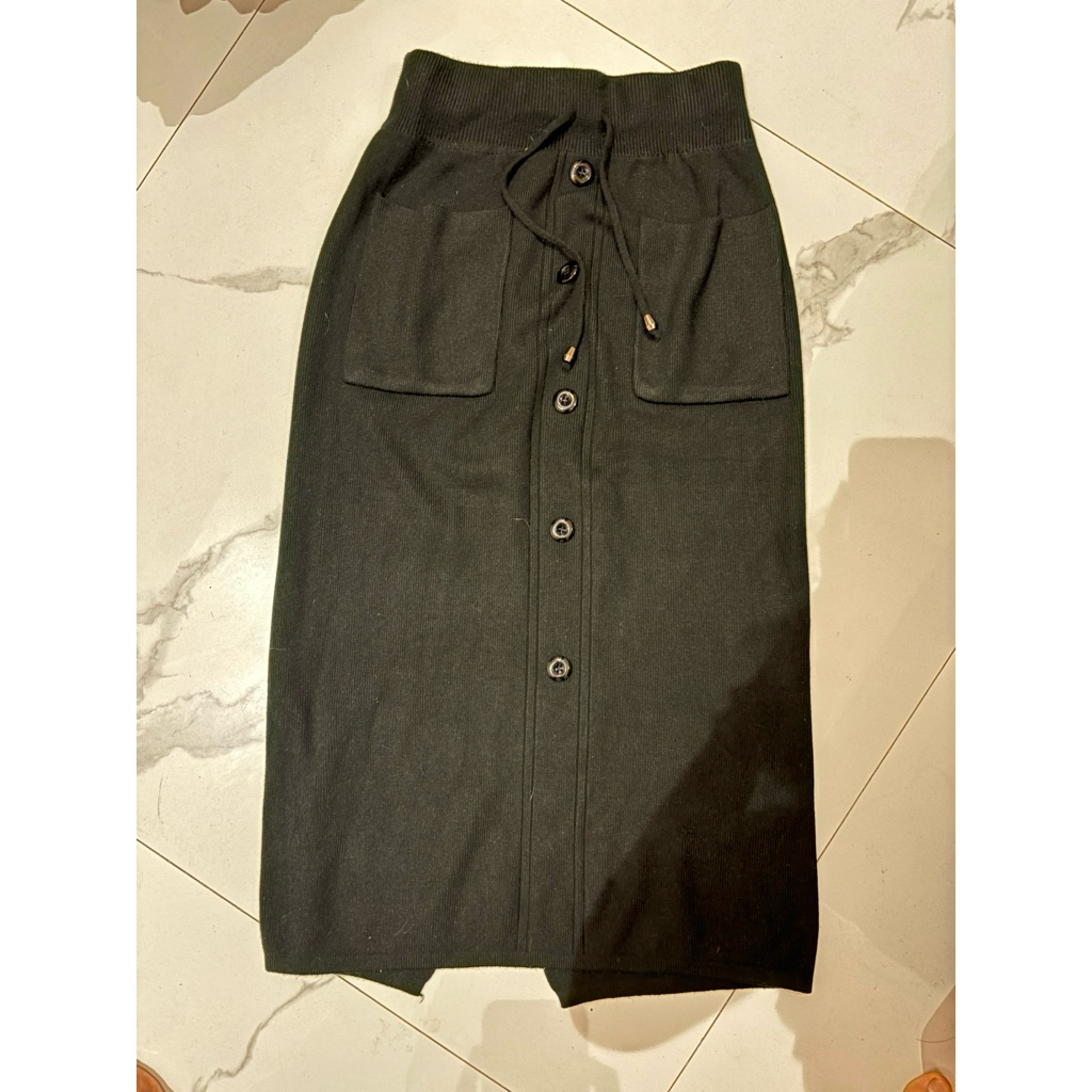 rok span rajut hitam