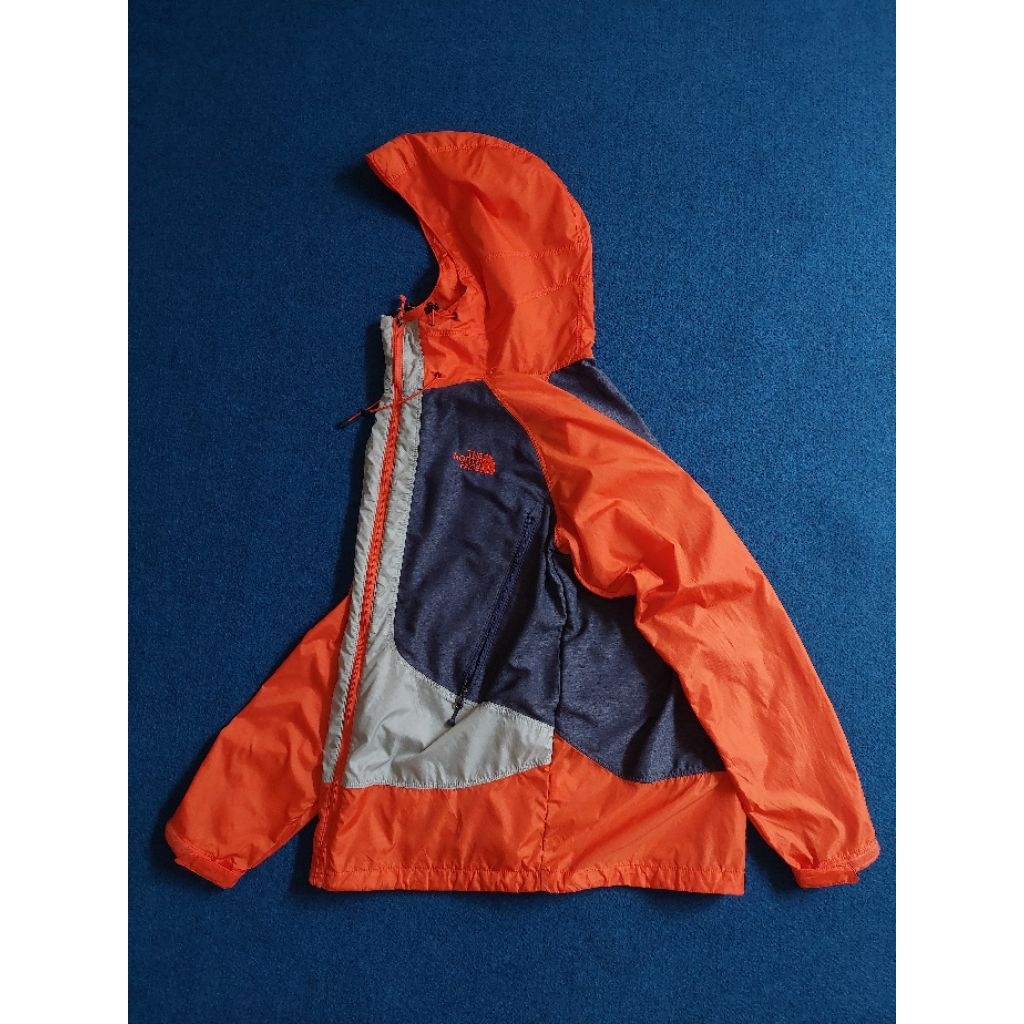 The north face windbreaker jacket