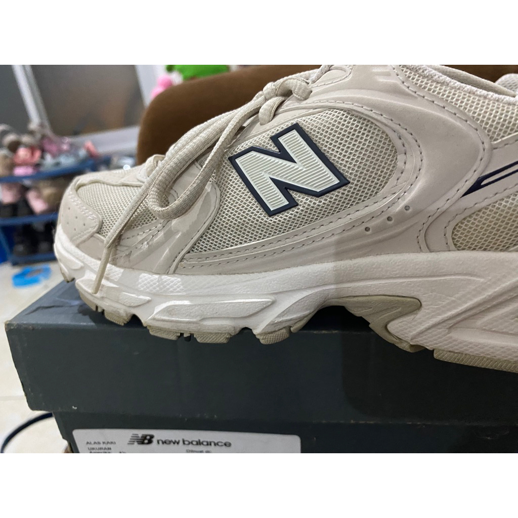 NEW BALANCE IVORY BEIGE SIZE 37
