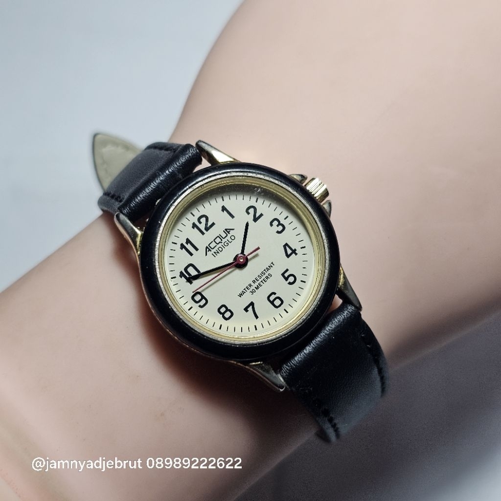 Jam Acqua Indiglo R9 by Timex Black Gold Bekas