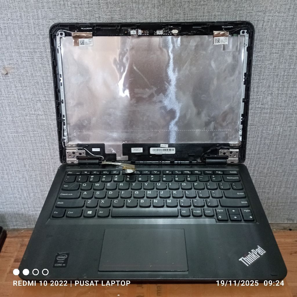 Laptop Lenovo ThinkPad 11e Model 20E8 Intel core M Ram4gb HDD500 MESIN Hidup gak ada Lcd11in & frem 