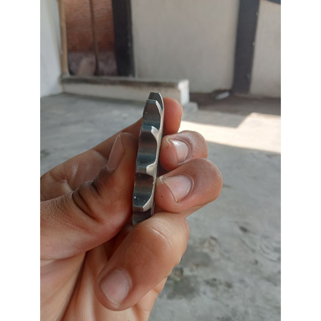 gir depan Suzuki smash ukuran 428 14t