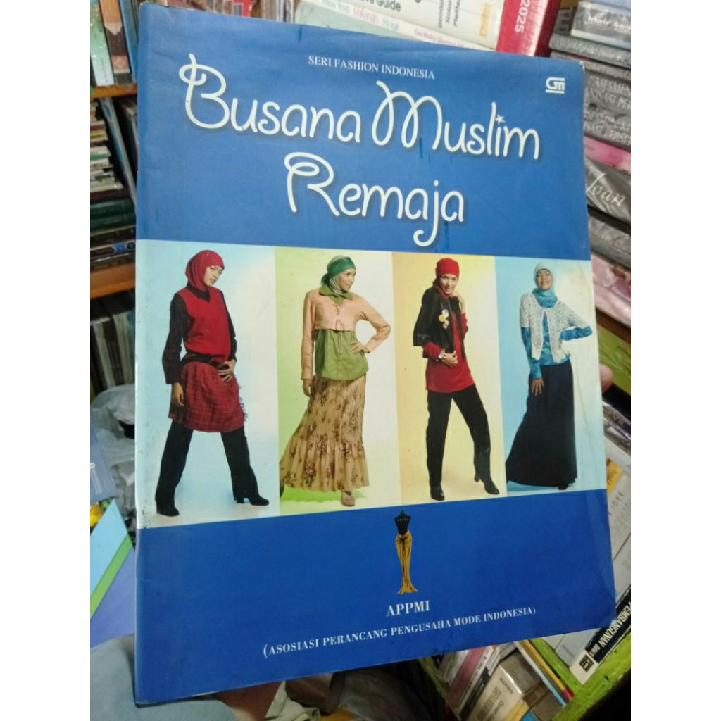 Buku Busana Muslim Remaja