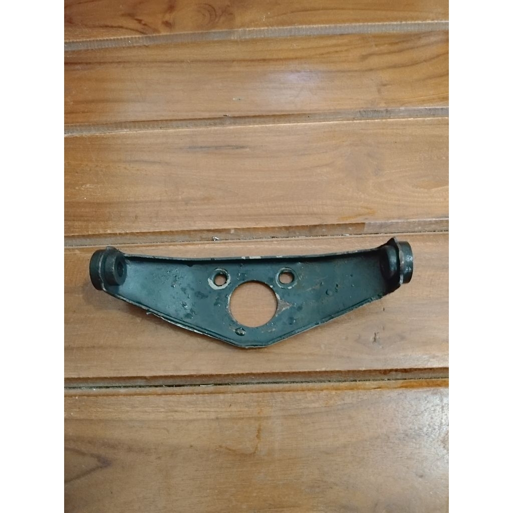 bracket pangkon spakbor,kunci jok astrea star,prima original copotan