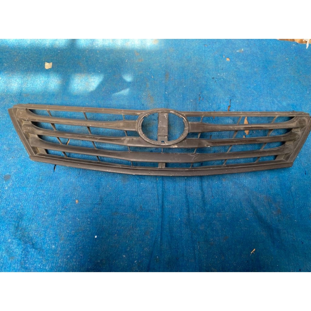 Grill gril lambang depan innova 2012 2014 original