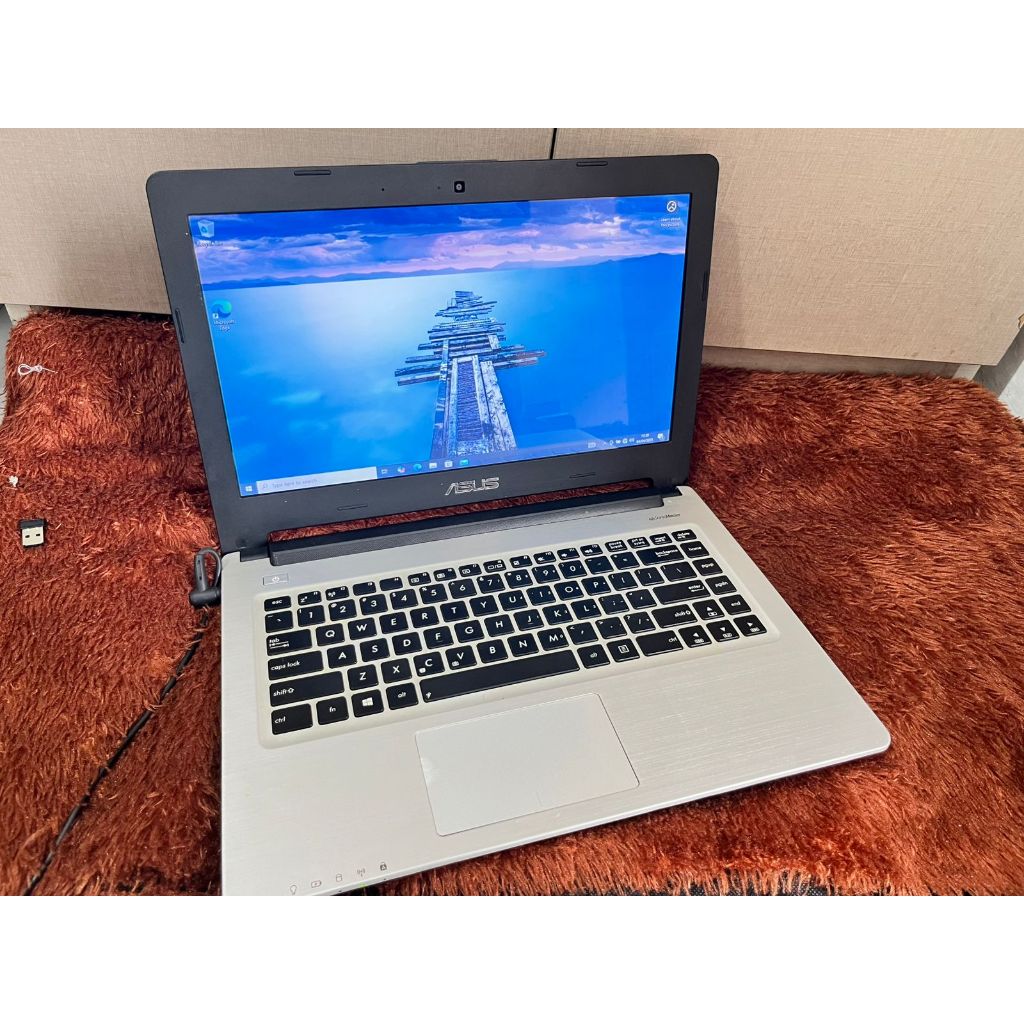 Laptop asus k46cm hitam mulus gaming dual vga  Windows 10 pro 64bit Uk 14inch Intel core i5-3317U 1.