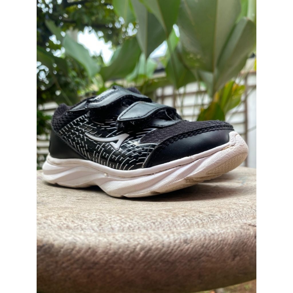 PRELOVED - SEPATU ANAK COWOK & CEWEK - ARDILES SIZE 27