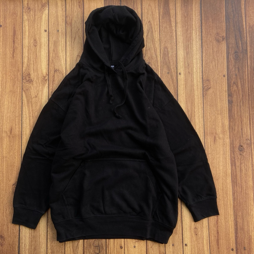 Hoodie Uniqlo Hitam XL
